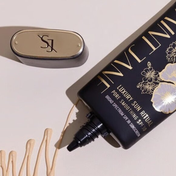 SAINT JANE - Luxury Sun Ritual - Pore Smoothing SPF 30 Mineral Sunscreen | - Picture 3 of 5